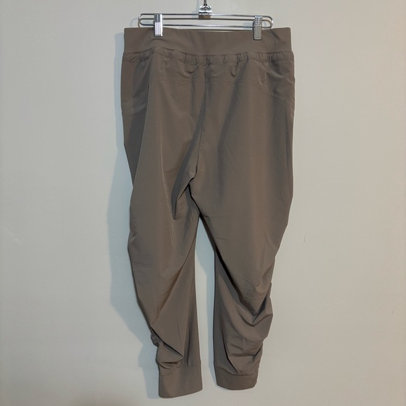 Athleta Attitude Pant Womens Ruched Jogger Athleisure | Womens Sz 8P - Picture 5 of 5
